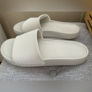 Lululemon Restfeel Slide